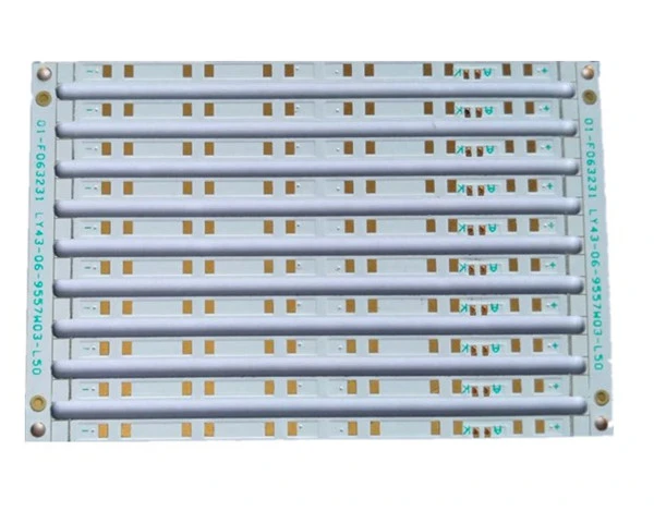 Placa de circuito con base de aluminio para aplicaciones eléctricas